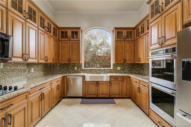 Building Photo - 5628 SW Gray Fox Dr