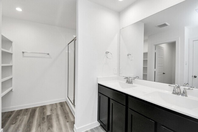 Building Photo - 12316 Basilwood Dr
