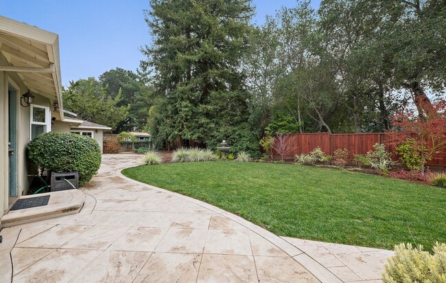 Building Photo - Beautiful 4/2 Executive Home with Cupertin...