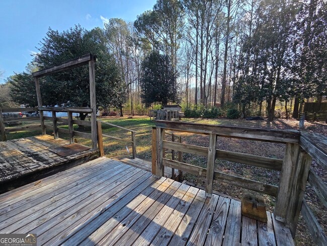 Building Photo - 160 Fox Meadow Dr