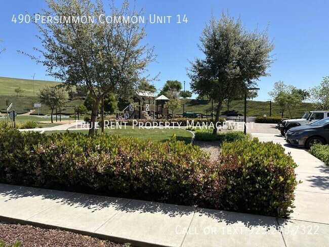 Building Photo - Gorgeous 3 Bed, 2.5 Bath Home in Desirable...