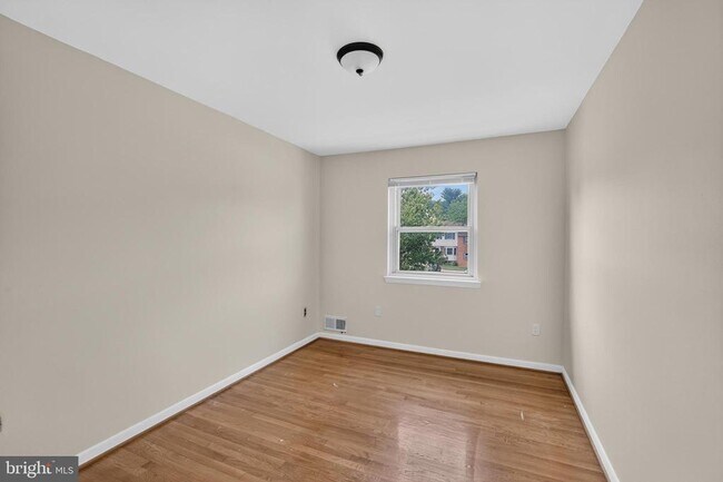 Building Photo - 2931 Sunset Ln