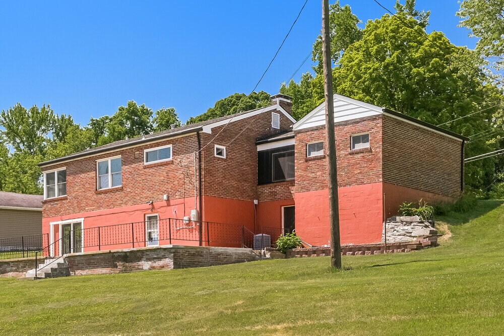 Building Photo - 605 Plantmore Dr