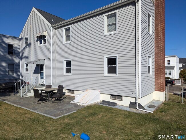 Building Photo - 67 Avery St