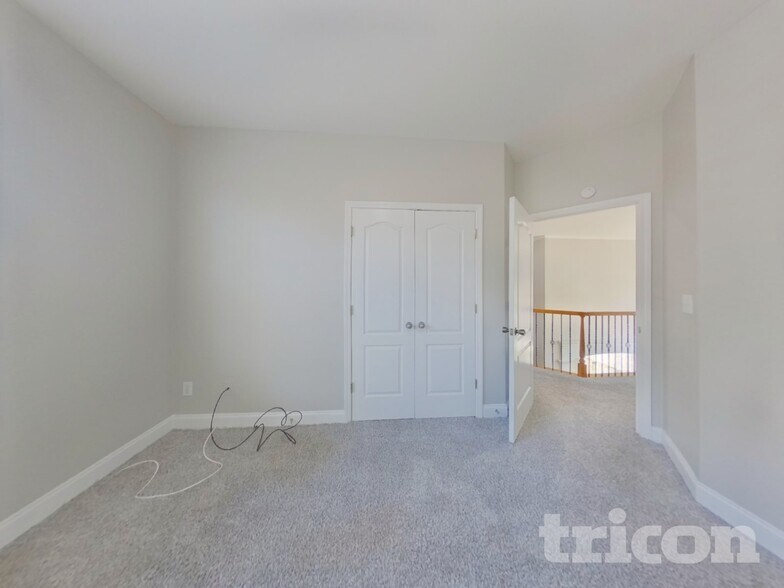 Building Photo - 3620 Little Spring Dr