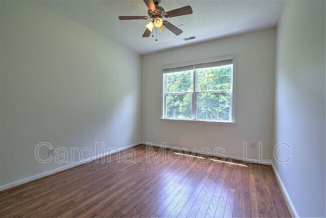 Building Photo - 140 Rounded Wing Dr