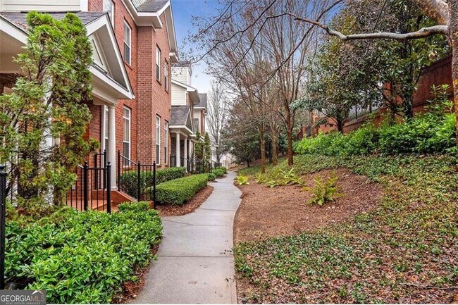 Building Photo - 5408 Glenridge Cove NE