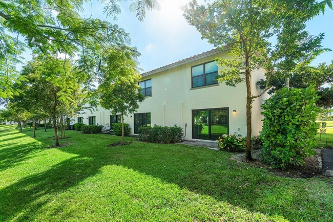 Building Photo - 6001 Woods Edge Cir