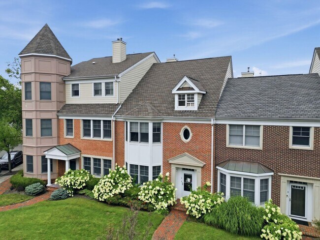 Building Photo - 6 Intrepid Ct