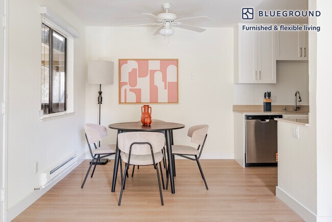 Building Photo - 1600 Villa St