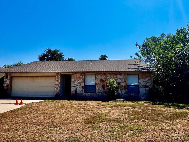 Building Photo - 5103 Summerset Trail