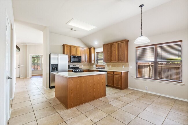 Building Photo - 908 Rimrock Trail