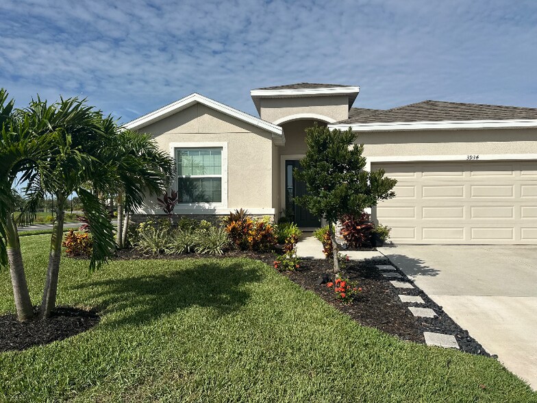 Primary Photo - 3934 Lively Coral Pl