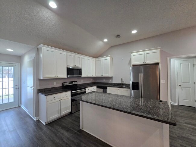 Building Photo - 810 Slidingrock Ln