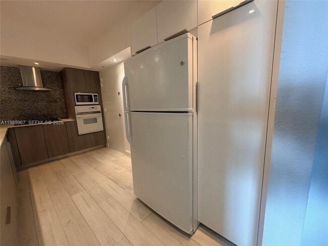 Building Photo - 4001 S Ocean Dr