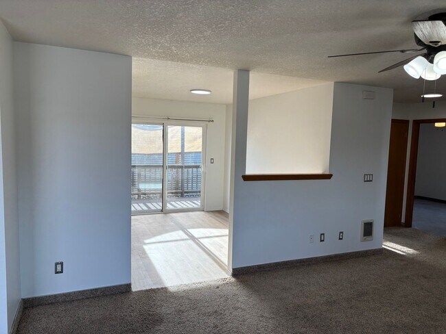 Building Photo - 200-204 NE 7th St