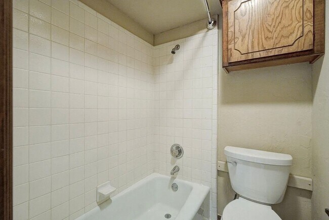Building Photo - 631 36th Ave NW