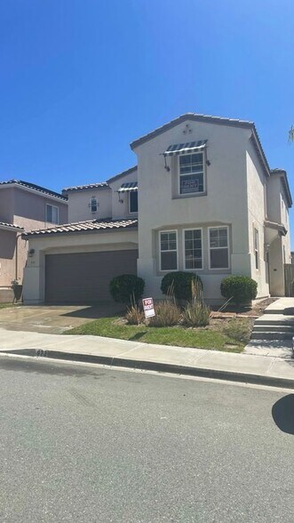 Building Photo - 973 Yosemite Dr
