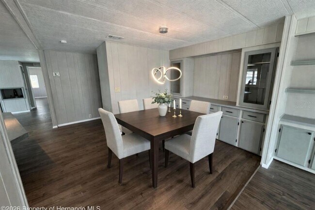 Building Photo - 8066 Highpoint Blvd