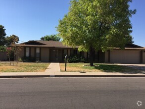 Building Photo - 3 bed split floor plan Mesa location!