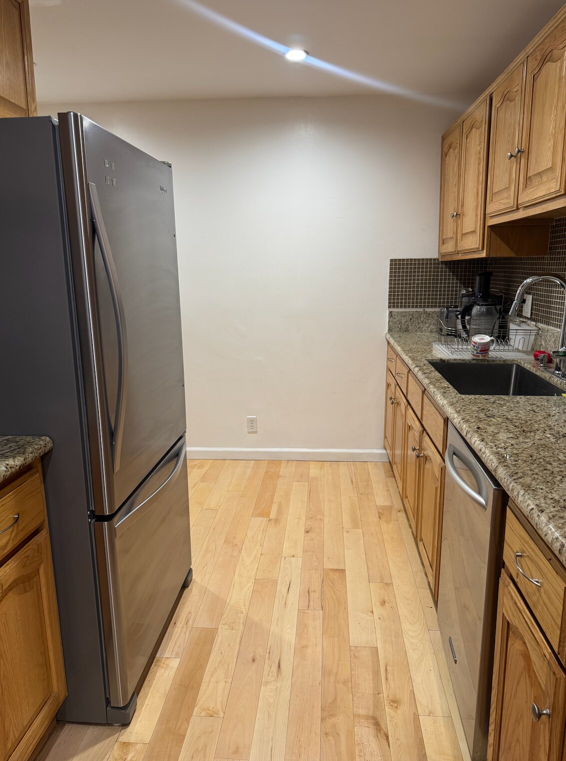 Kitchen - 8550 Holloway Dr