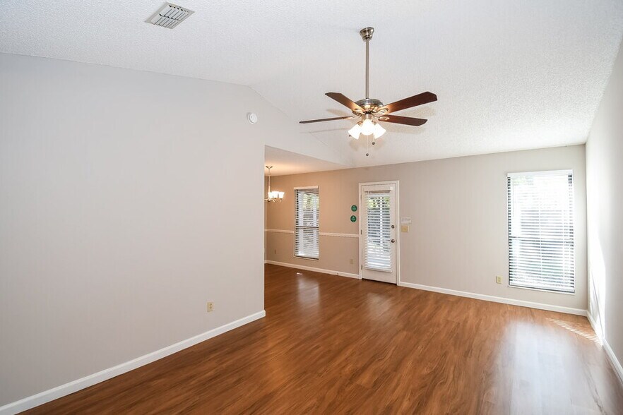 Building Photo - 3860 English Colony Dr S