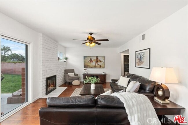 Building Photo - 4500 W Tiller Ave