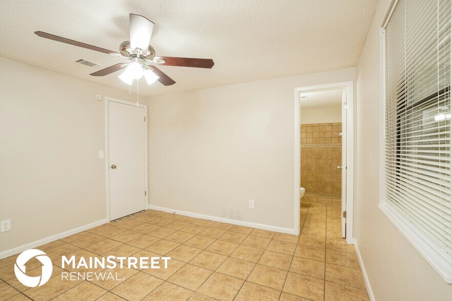 Building Photo - 2835 Kiowa Ave