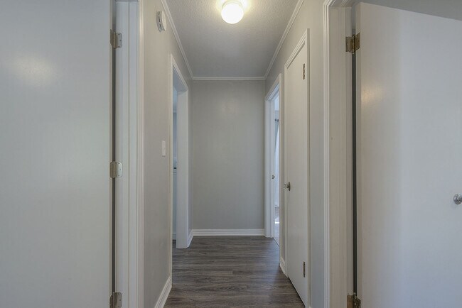 Building Photo - 2324 W 79th Terrace