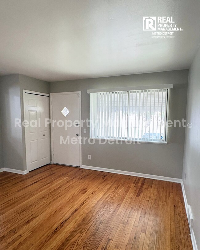 Building Photo - 22706 Hillock Ave
