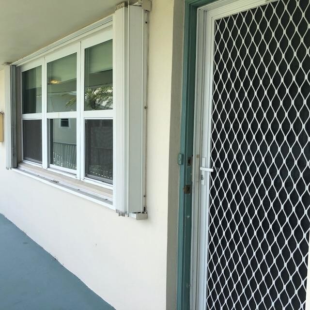 Building Photo - 200 Horizon W