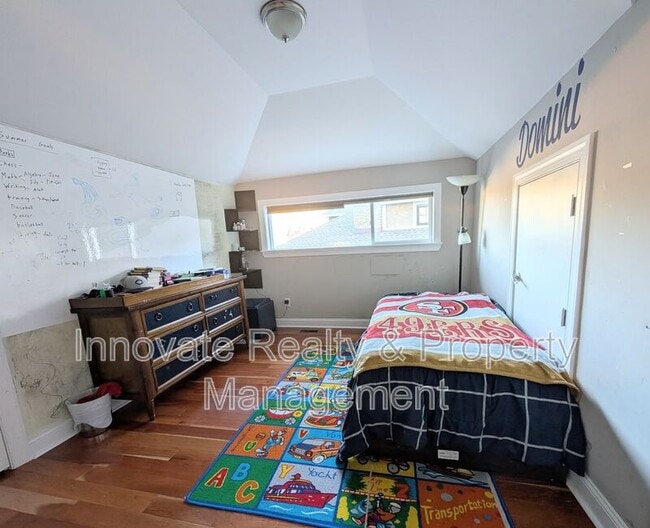 Building Photo - 6519 Lincoln Dr