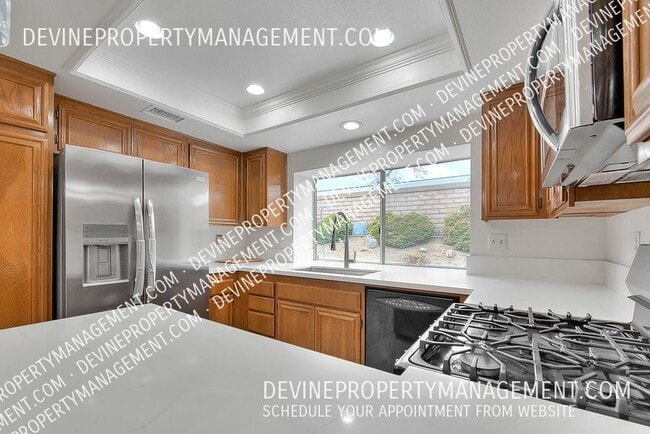 Building Photo - 902 California Privado