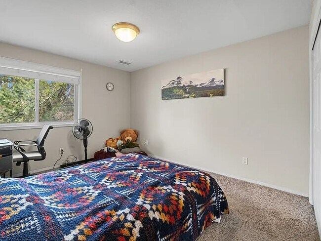 Building Photo - 9000 Big Canon Pl