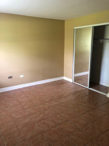 Building Photo - 10213 S 86th Ter