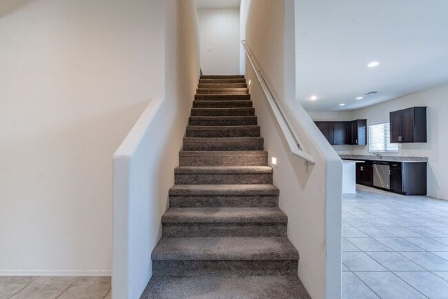 Building Photo - Discover the perfect blend of comfort and ...