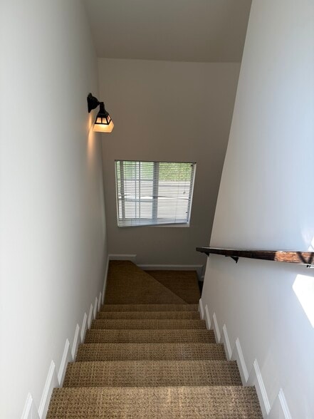 Building Photo - 1740 Whitefield Rd