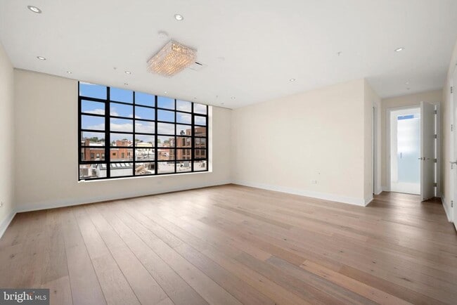 Building Photo - 1055 Wisconsin Ave NW