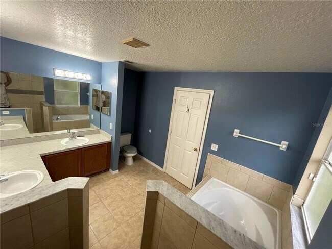 Building Photo - 526 Elbridge Pl