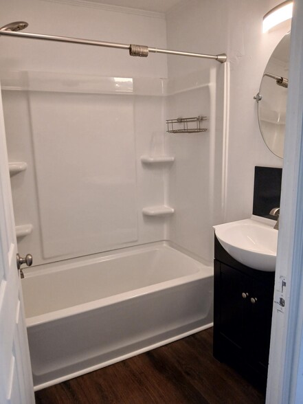 Building Photo - 1937 Trinity Church Rd