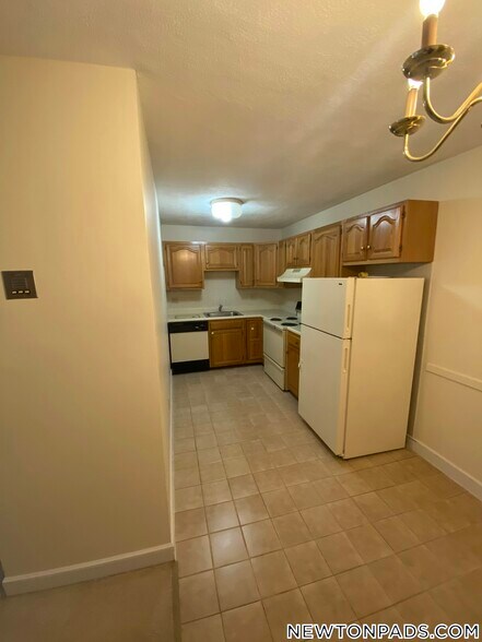 Building Photo - 278 Grove St