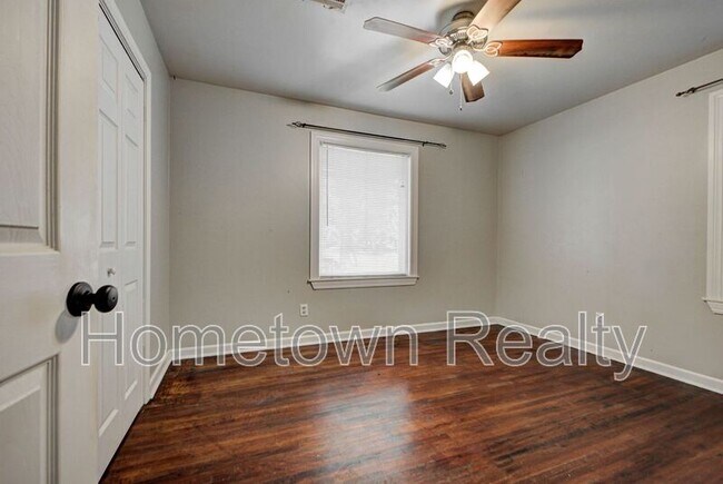 Building Photo - 2200 Downing St