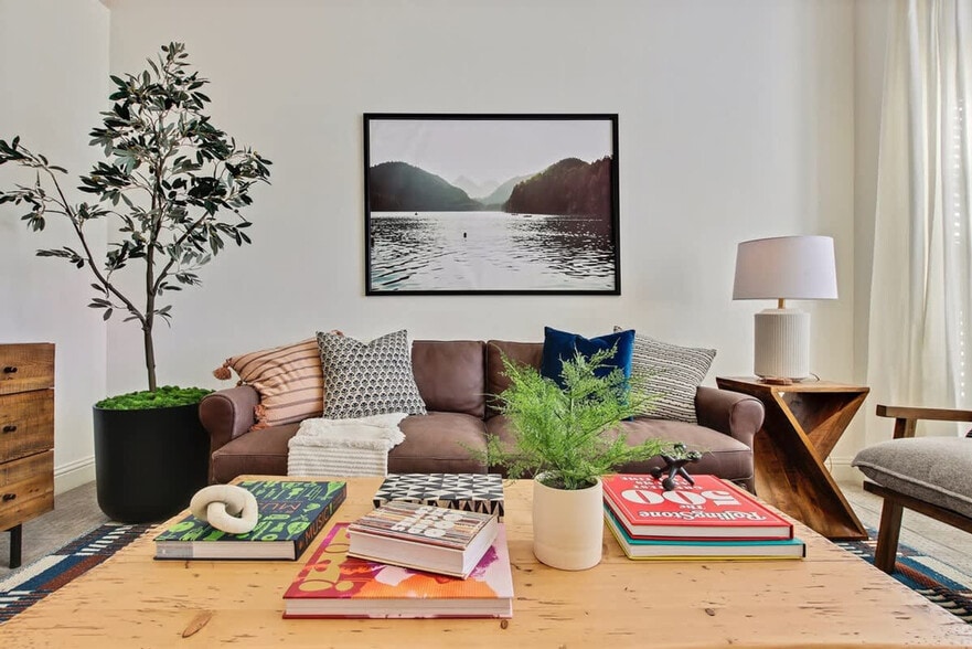 Building Photo - 14498 W Sedona Dr