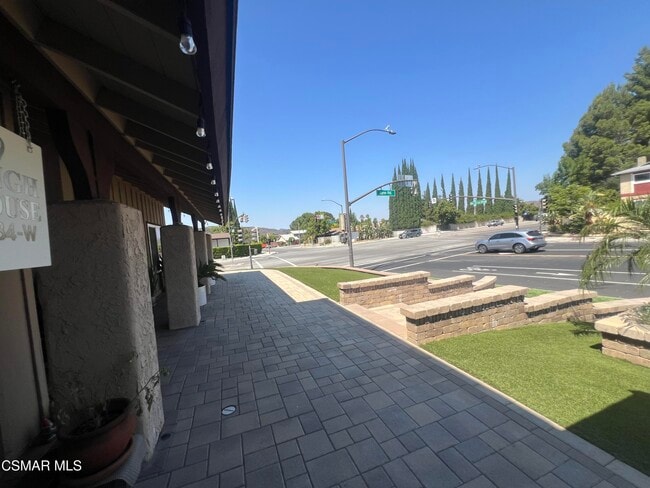 Building Photo - 334 W Avenida De Las Flores