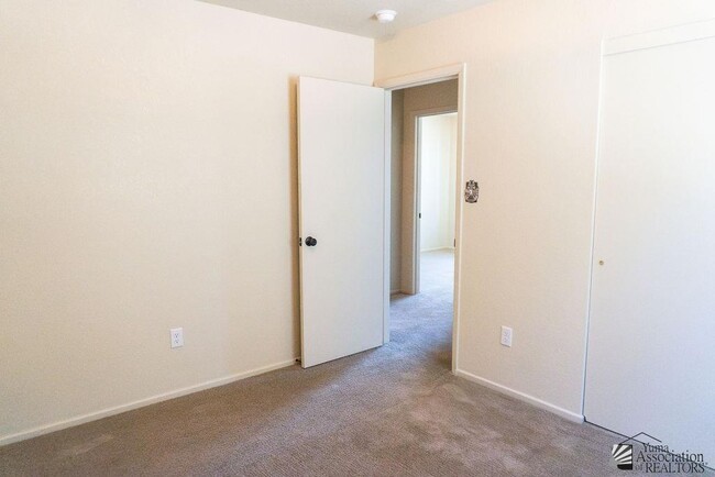 Building Photo - 4319 S Desert Willow Wy