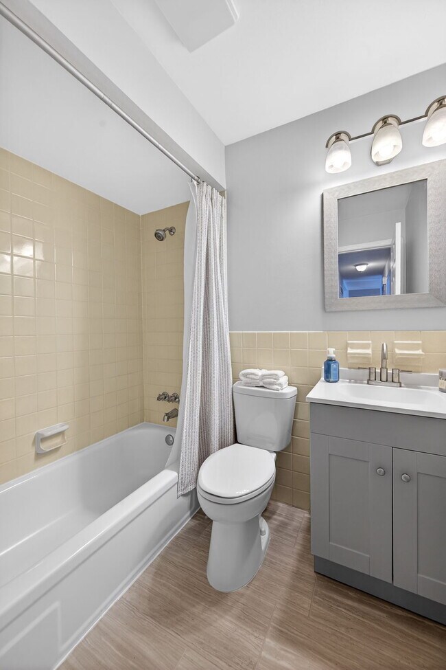 Building Photo - 1203 Dorne Dr