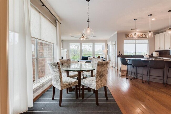 Building Photo - Stunning Home in Falcon Point!