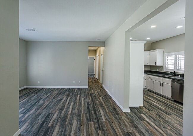 Building Photo - Green Valley Condo