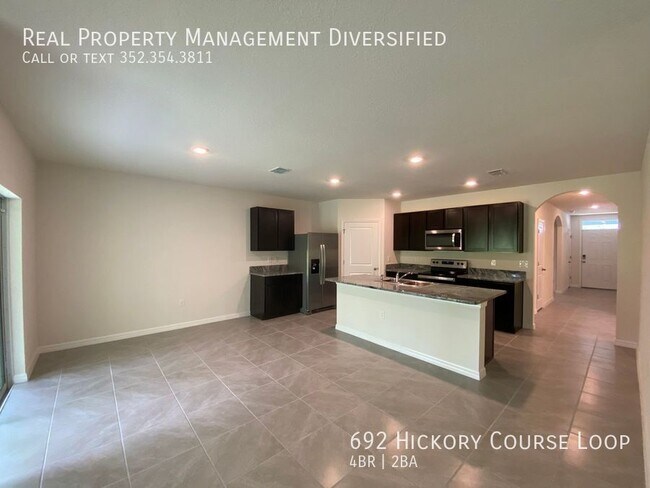 Building Photo - 692 Hickory Course Loop