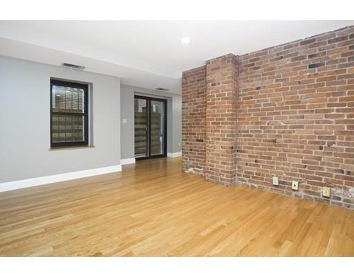 Building Photo - 95 Gainsborough St